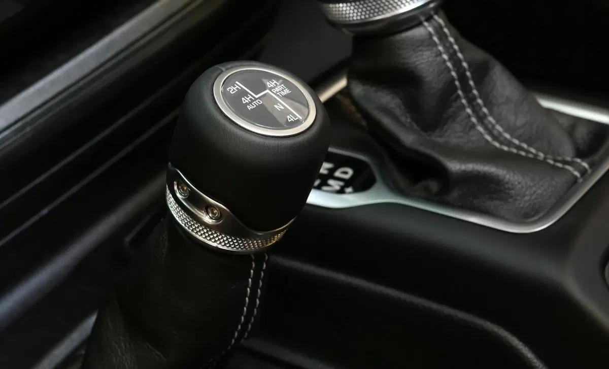 Jeep Wrangler (2018-22) (15)