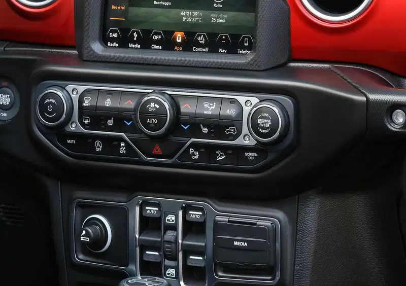 Jeep Wrangler (2018-22) (13)