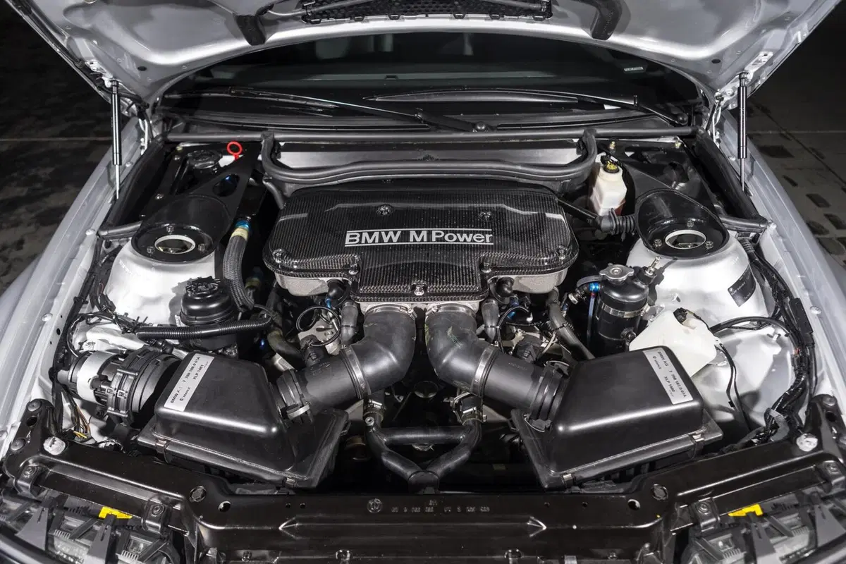 Da non dimenticare: BMW M3 GTR stradale V8 in 10 esemplari (2)