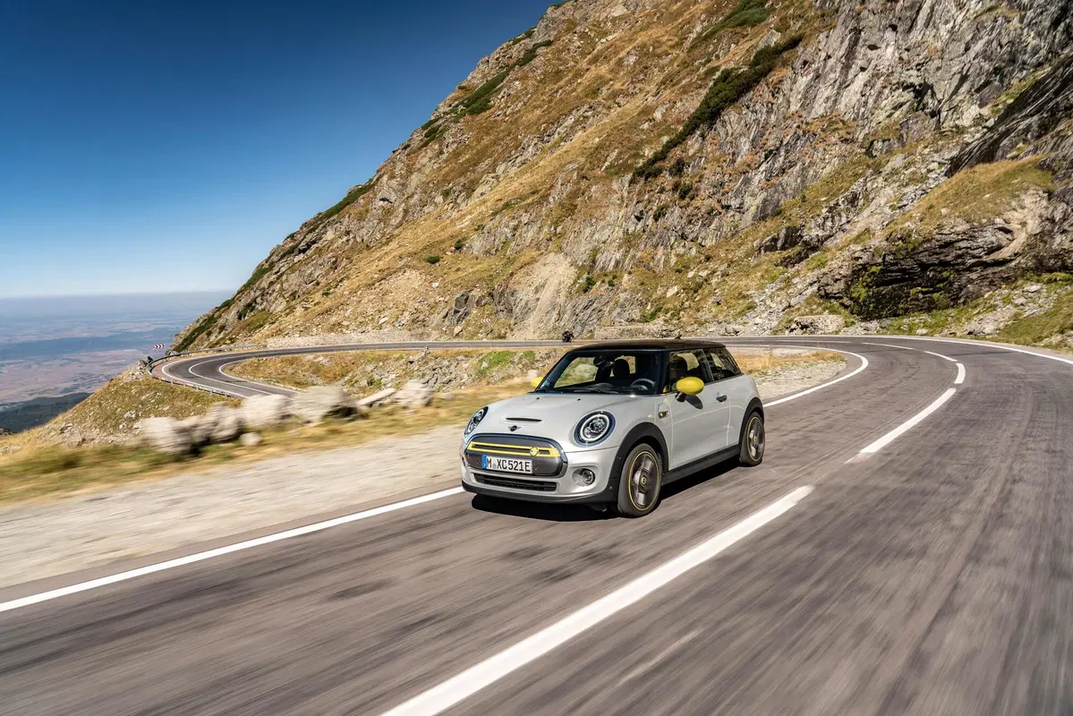Mini Cooper SE (22)