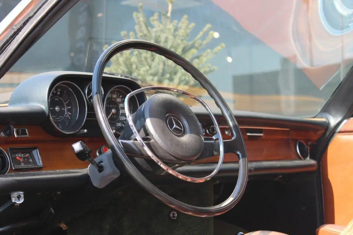 300 SEL Coupé V8 by Pininfarina, Quando si dice berlina ad alte prestazioni, di classe e con Stella a 3 punte: viaggia quasi come una Rolls, o una Porsche? (5)