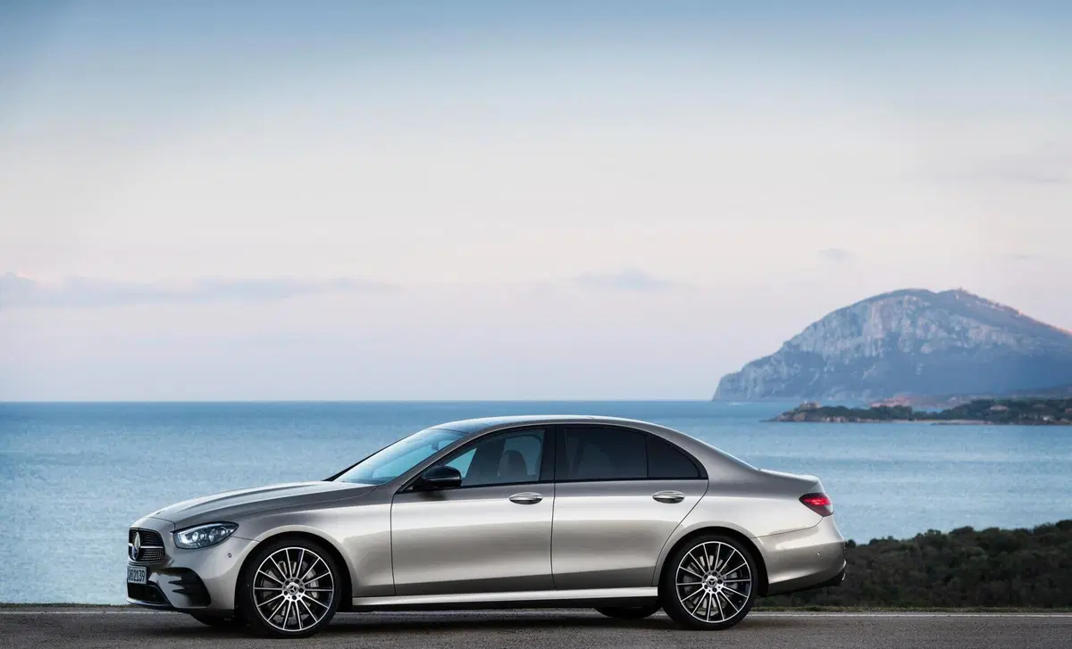 Mercedes-Benz Classe E 200 Auto Mild hybrid Premium Plus (2)