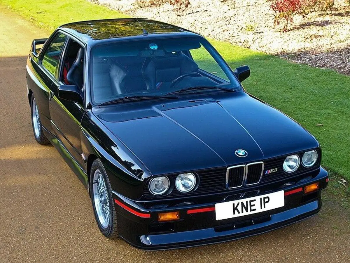 BMW M3 (E30) Sport Evolution III: quanto vale la berlina sportiva di razza con il 2.5: oltre 150K? (2)
