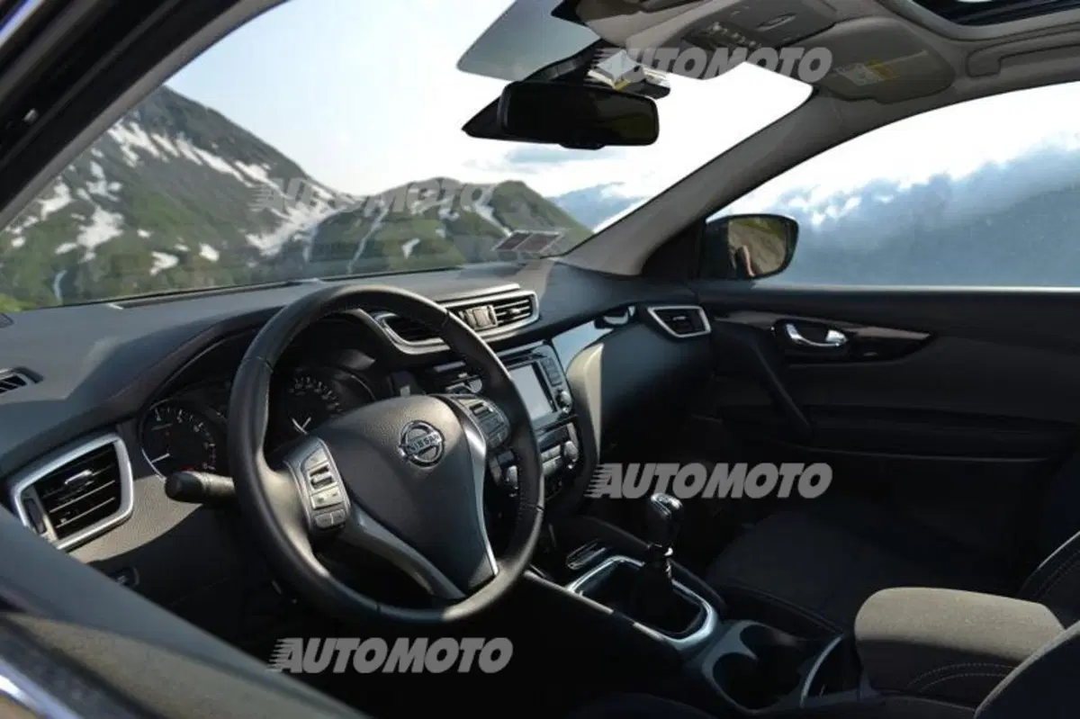 Nissan Qashqai 1.6 DIG-T 163 CV, il Qashqai più veloce (6)