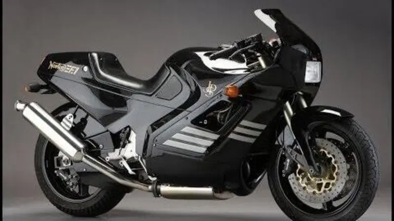 Il mito Lotus F1 di Chapman nei colori JPS anche sulle due ruote? Ovviamente british: Norton F1 con motore Wankel!
