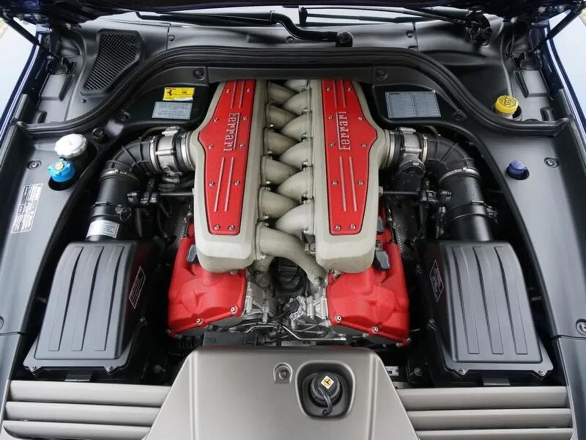 In vendita: una rara Ferrari 599 GTB manuale a 350.000€ (3)