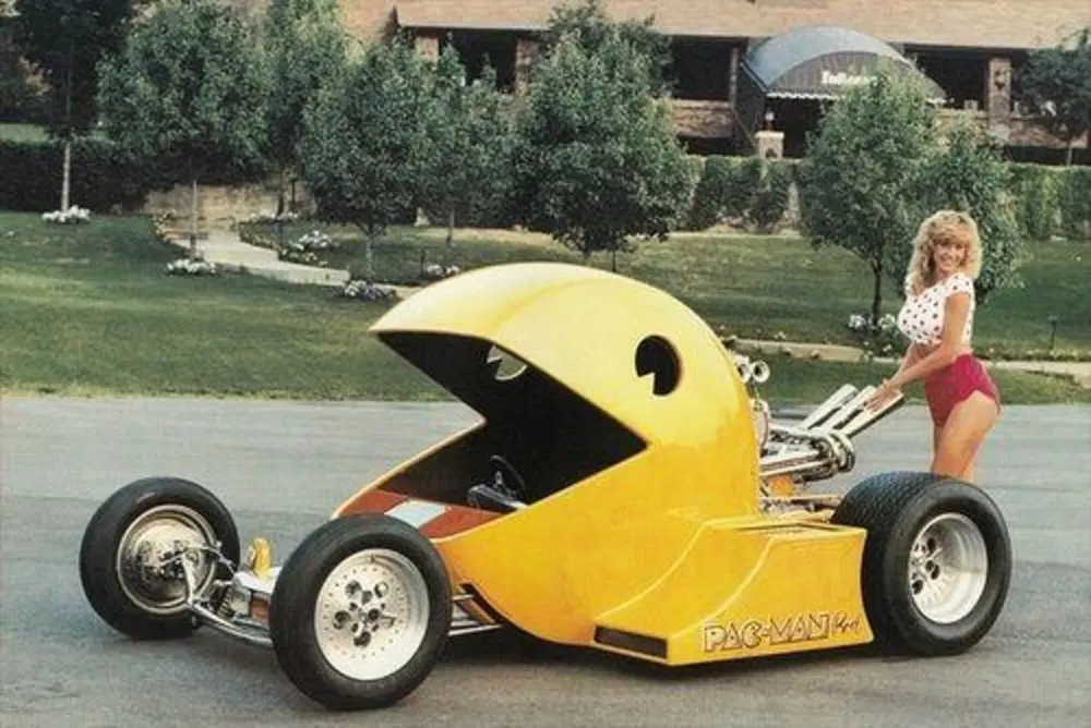 Questa macchinetta di PacMan, si mangerebbe un Cybertruck Tesla?