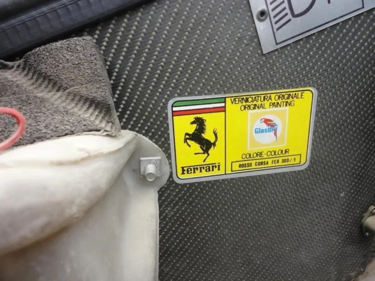 Ferrari F40 abbandonata: era di Uday Hussein, figlio di Saddam (5)