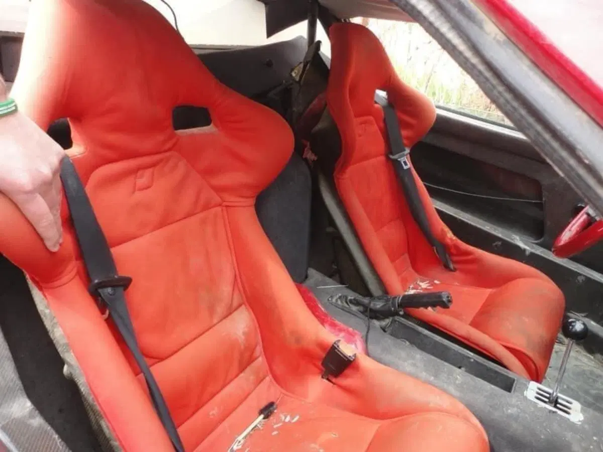 Ferrari F40 abbandonata: era di Uday Hussein, figlio di Saddam (11)