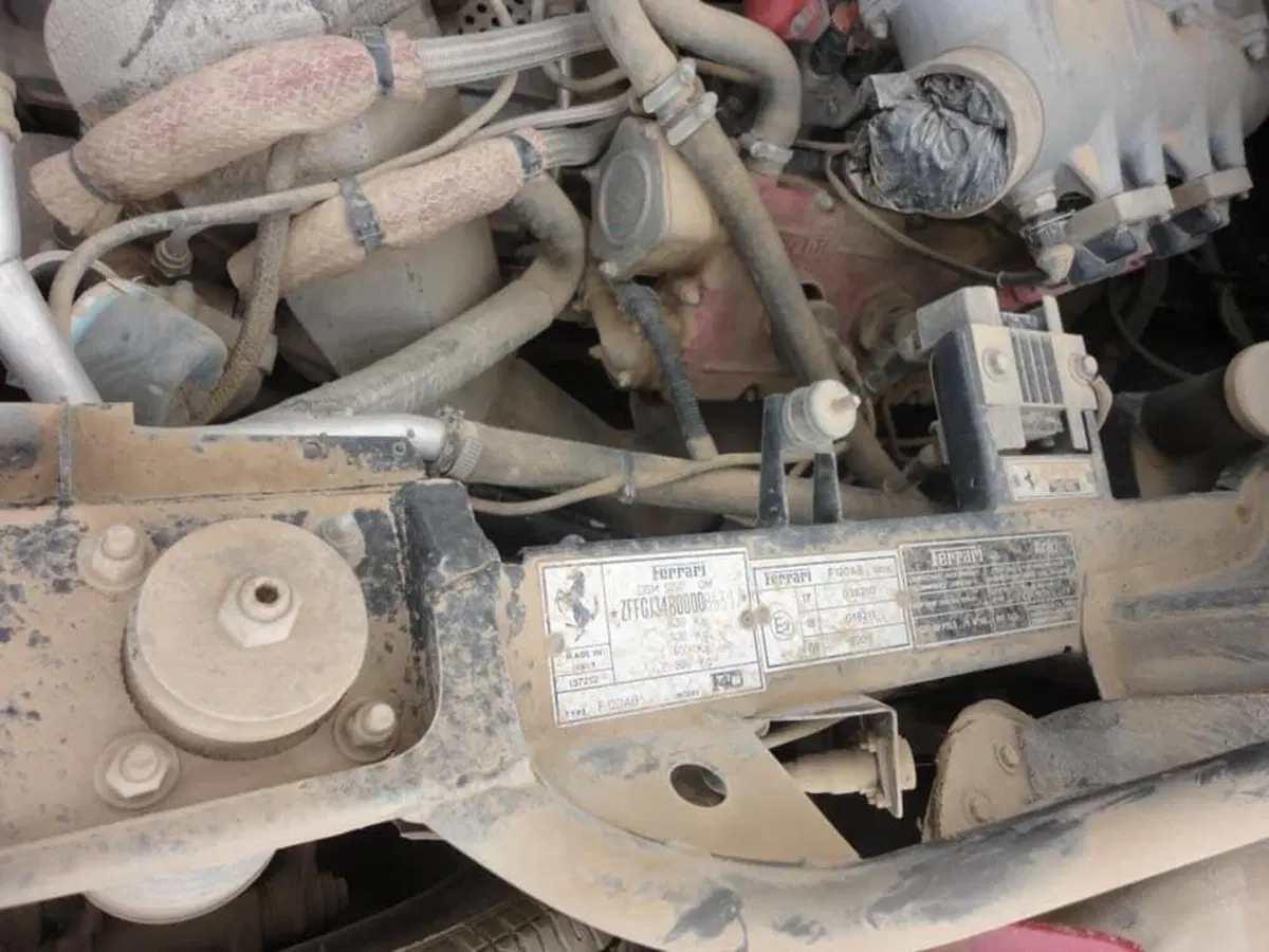 Ferrari F40 abbandonata: era di Uday Hussein, figlio di Saddam (10)