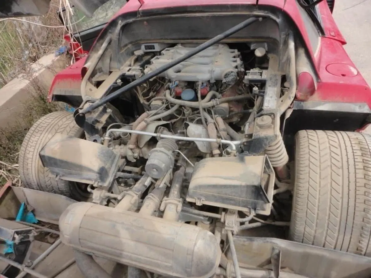 Ferrari F40 abbandonata: era di Uday Hussein, figlio di Saddam (22)