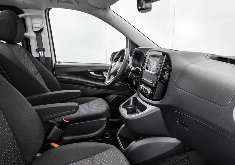 Mercedes-Benz Classe eVito Furgone (2019-->>) (13)