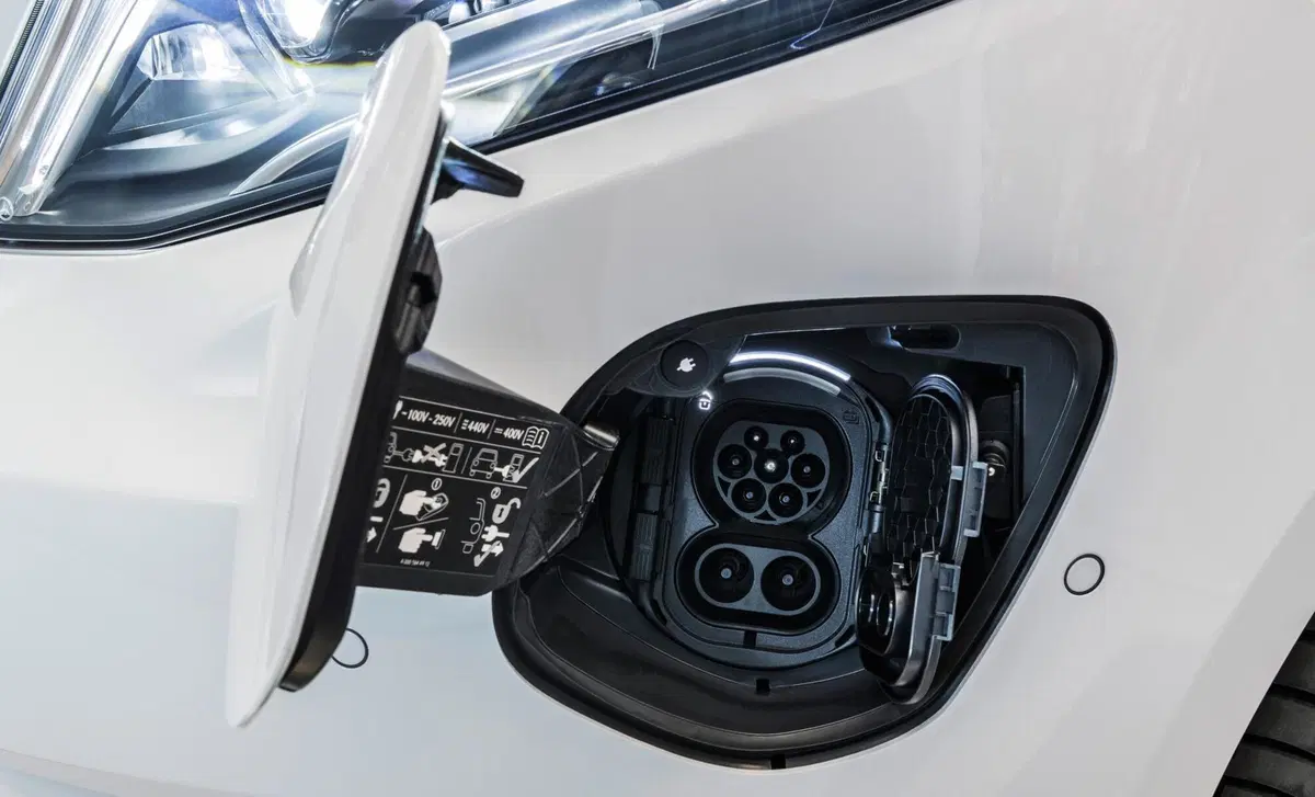 Mercedes-Benz Classe eVito Furgone (2019-->>) (17)