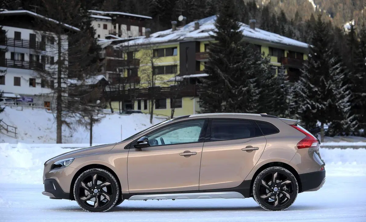 Volvo V40 Cross Country D2 (2)