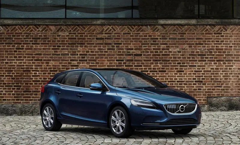 Volvo V40 D2 Geartronic Momentum N1