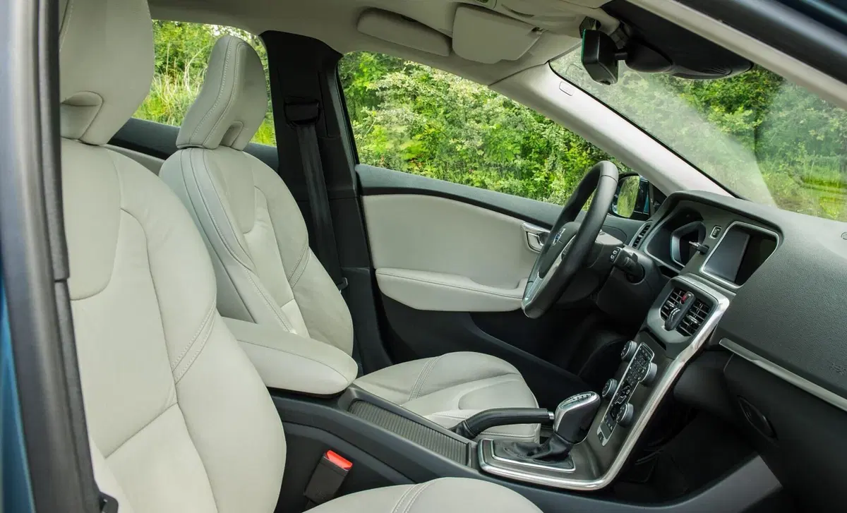 Volvo V40 D2 Geartronic Kinetic N1 (12)