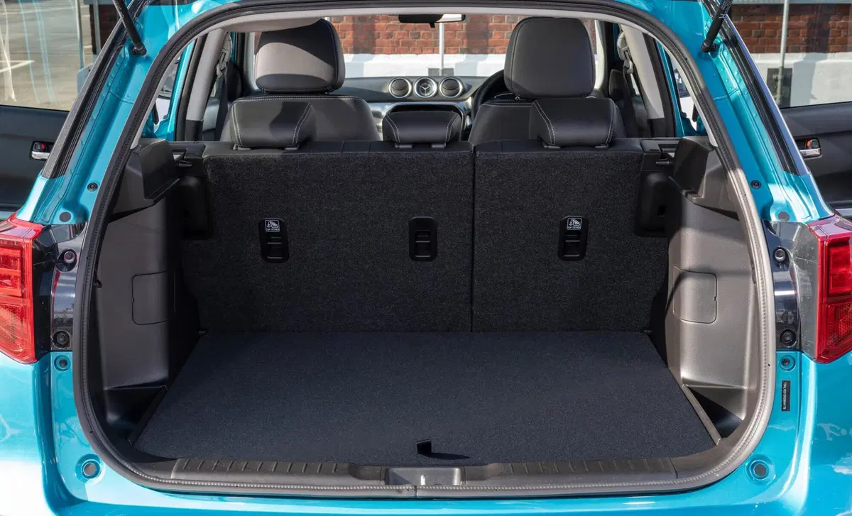 Suzuki Vitara 1.4 Hybrid Starview (33)