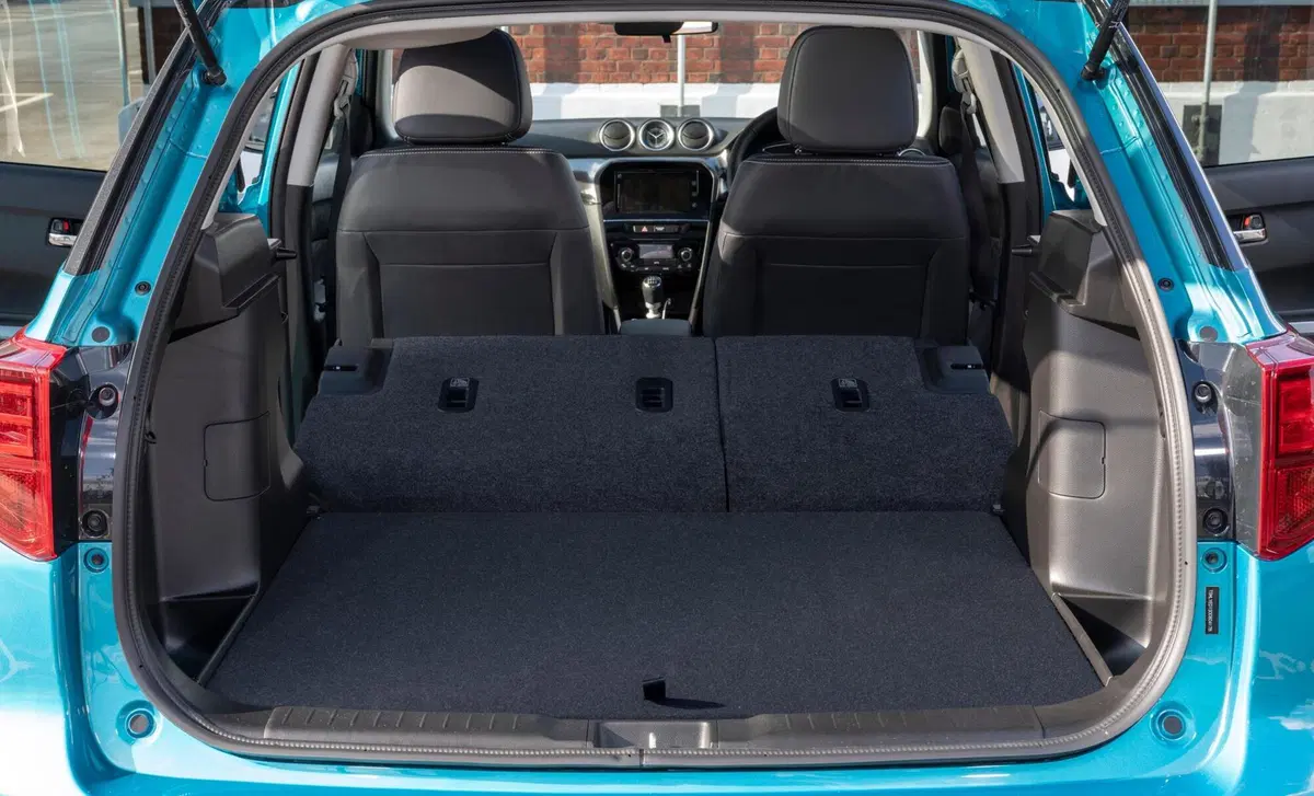 Suzuki Vitara 1.4 Hybrid Starview (39)
