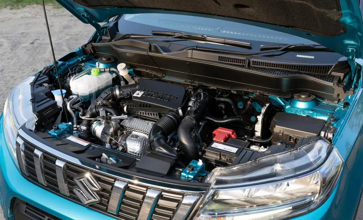 Suzuki Vitara 1.4 Hybrid Starview (38)