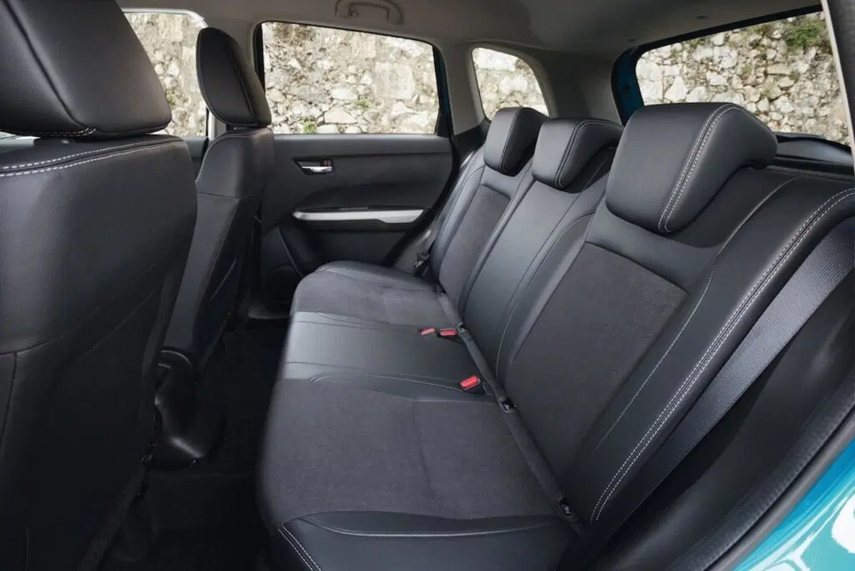 Suzuki Vitara 1.4 Hybrid Starview (32)