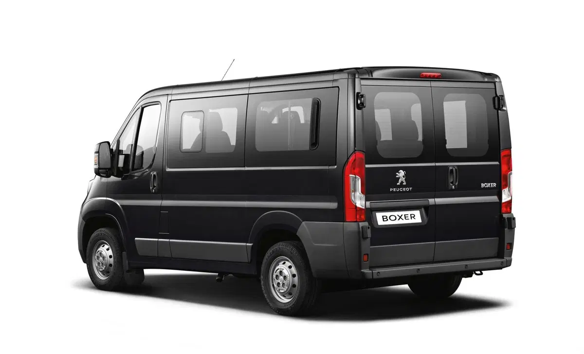 Peugeot Boxer Furgone 335 2.2 BlueHDi 140 S&S PM-TM Furgone Vetrato (7)