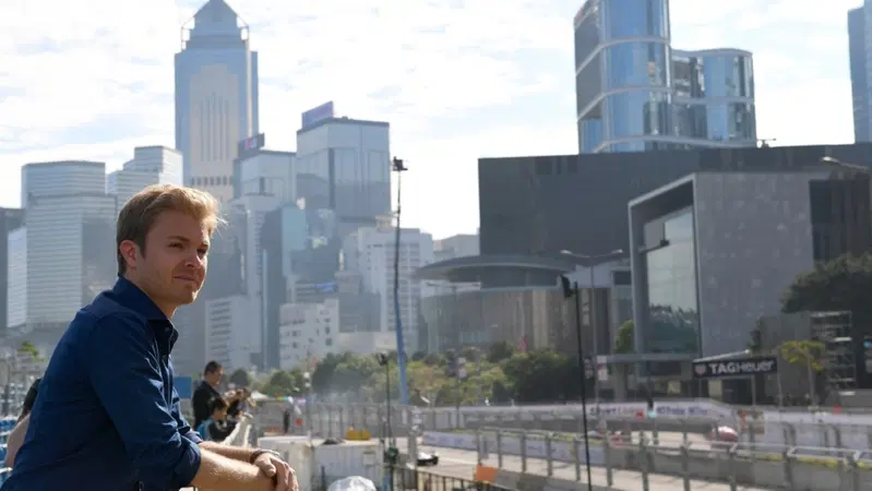F1, Rosberg: &laquo;Potrei avere meno talento di Hamilton&raquo;