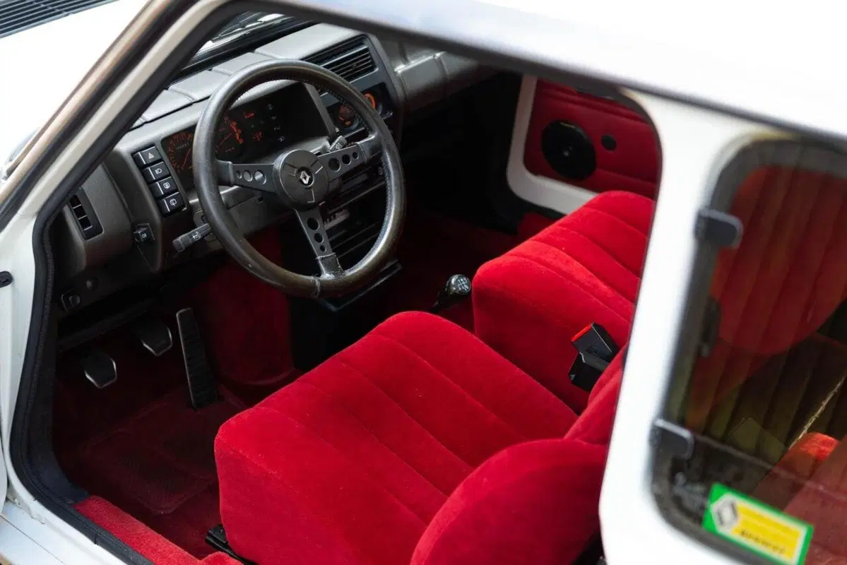 All'asta Renault 5 Turbo 2 del 1983, a quanto arriverà? (4)