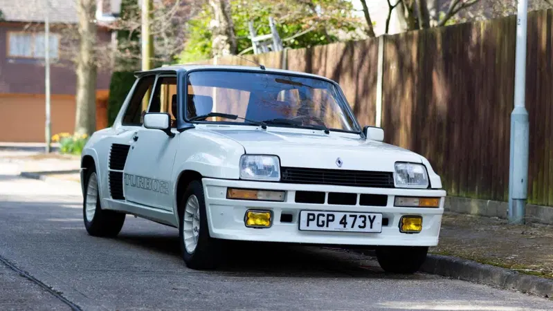 All'asta Renault 5 Turbo 2 del 1983, a quanto arriver&agrave;?