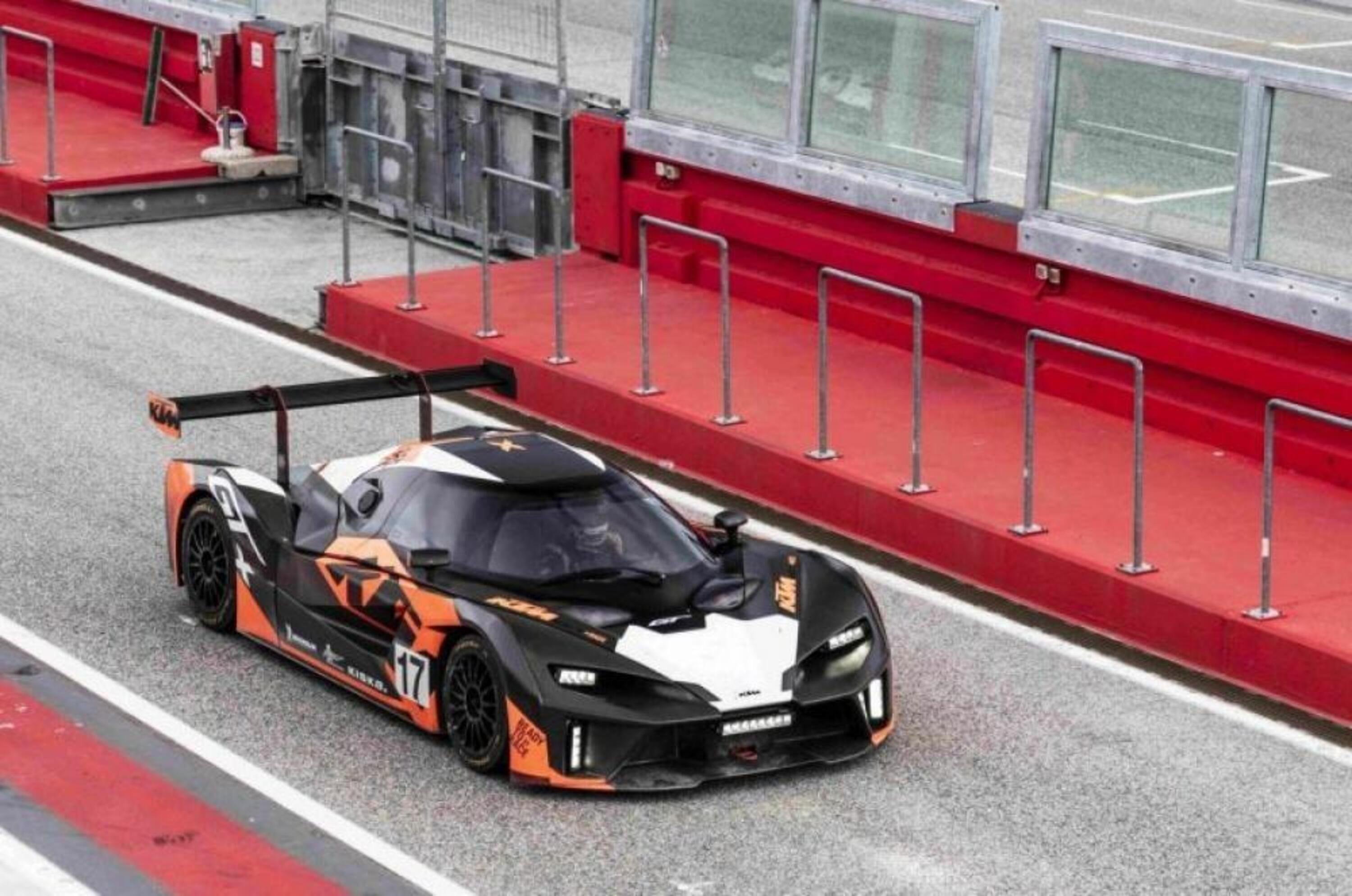 KTM X-Bow GTX: racing car da 600 CV pronta a correre