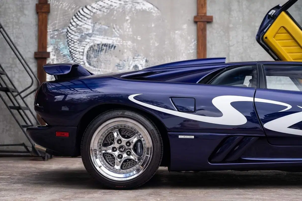 Lamborghini Diablo SV Monterey Edition, la speciale per gli USA (2)