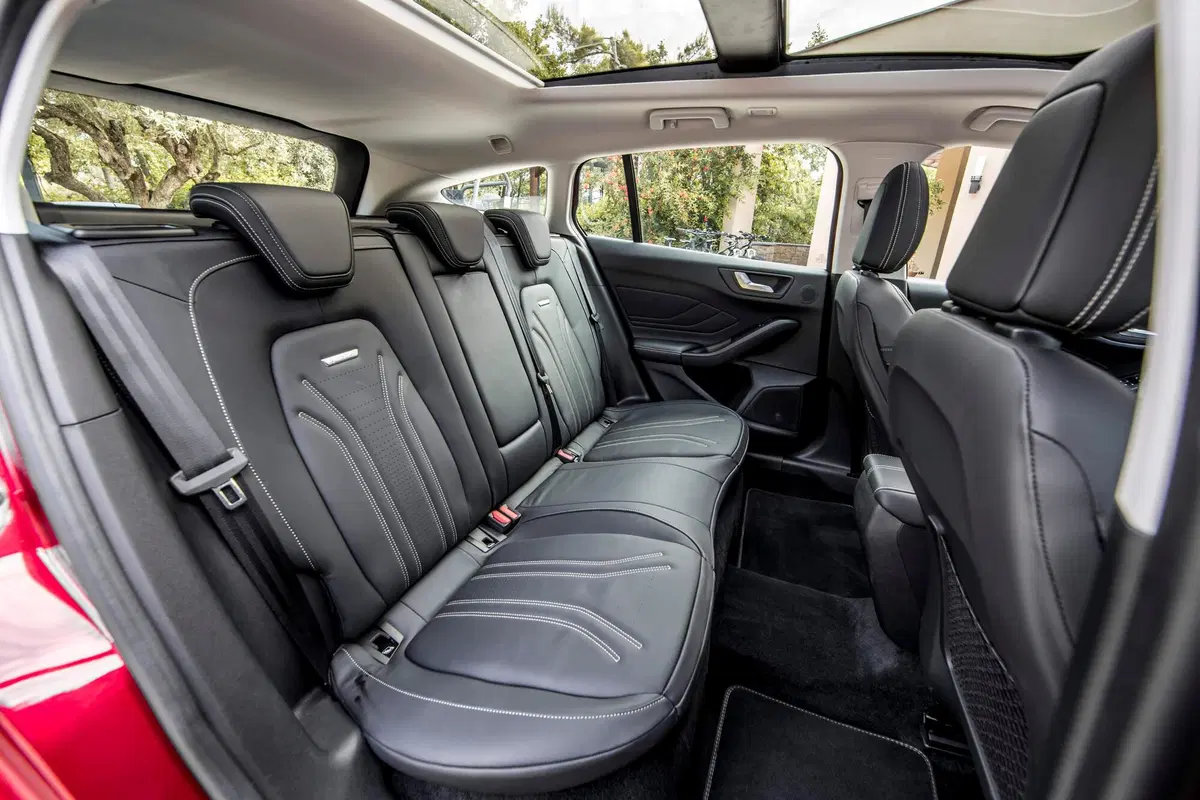 Ford Focus Station Wagon 1.0t ecoboost h ST-Line X 125cv (39)