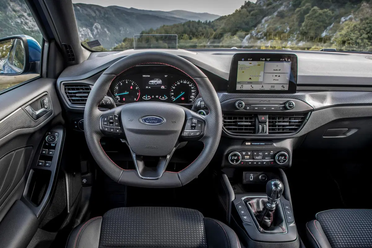 Ford Focus Station Wagon 1.0t ecoboost h ST-Line X 125cv (38)