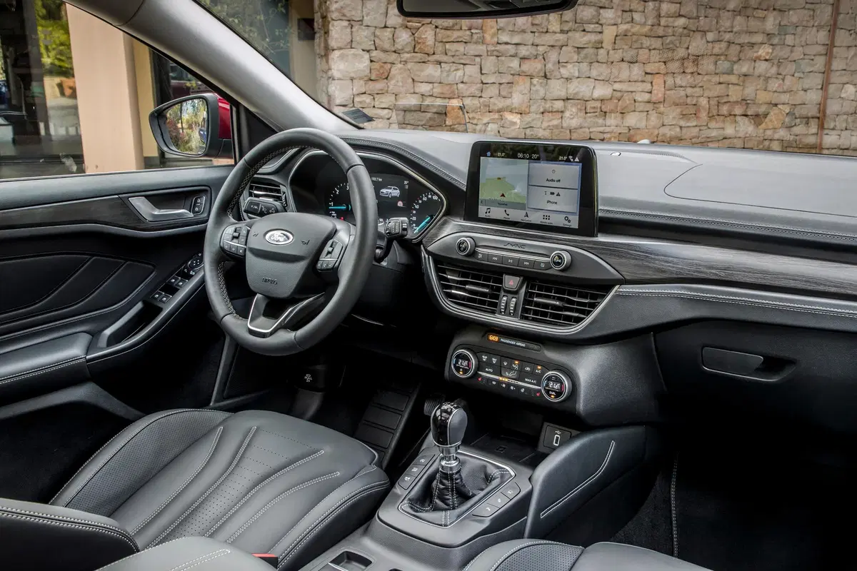 Ford Focus Station Wagon 1.0t ecoboost h ST-Line X 125cv (31)