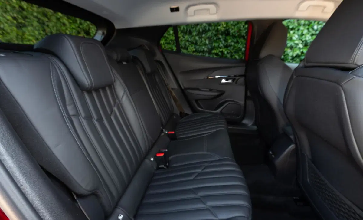 Peugeot 2008 1.2 puretech Active s&s 100cv (26)