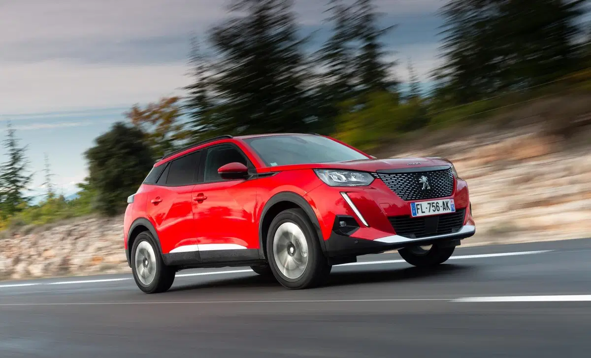 Peugeot 2008 1.2 puretech Active s&s 100cv (20)