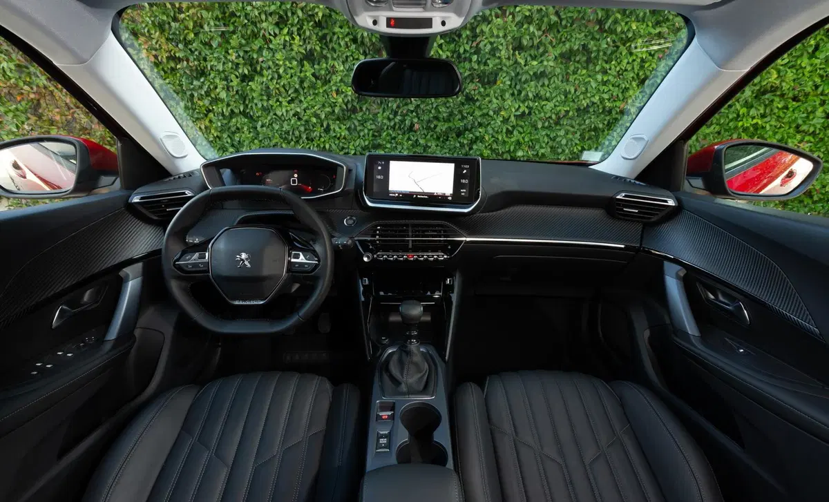 Peugeot 2008 1.2 puretech Active s&s 100cv (28)