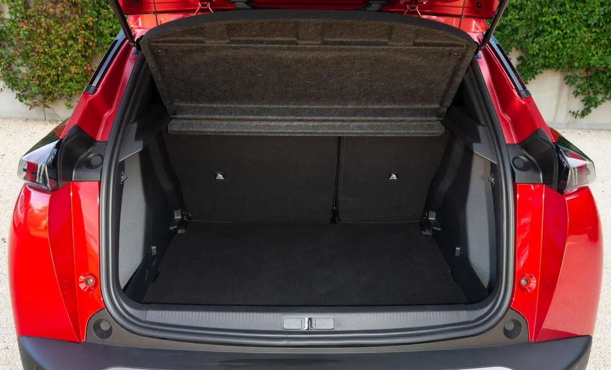 Peugeot 2008 1.2 puretech Active s&s 100cv (27)