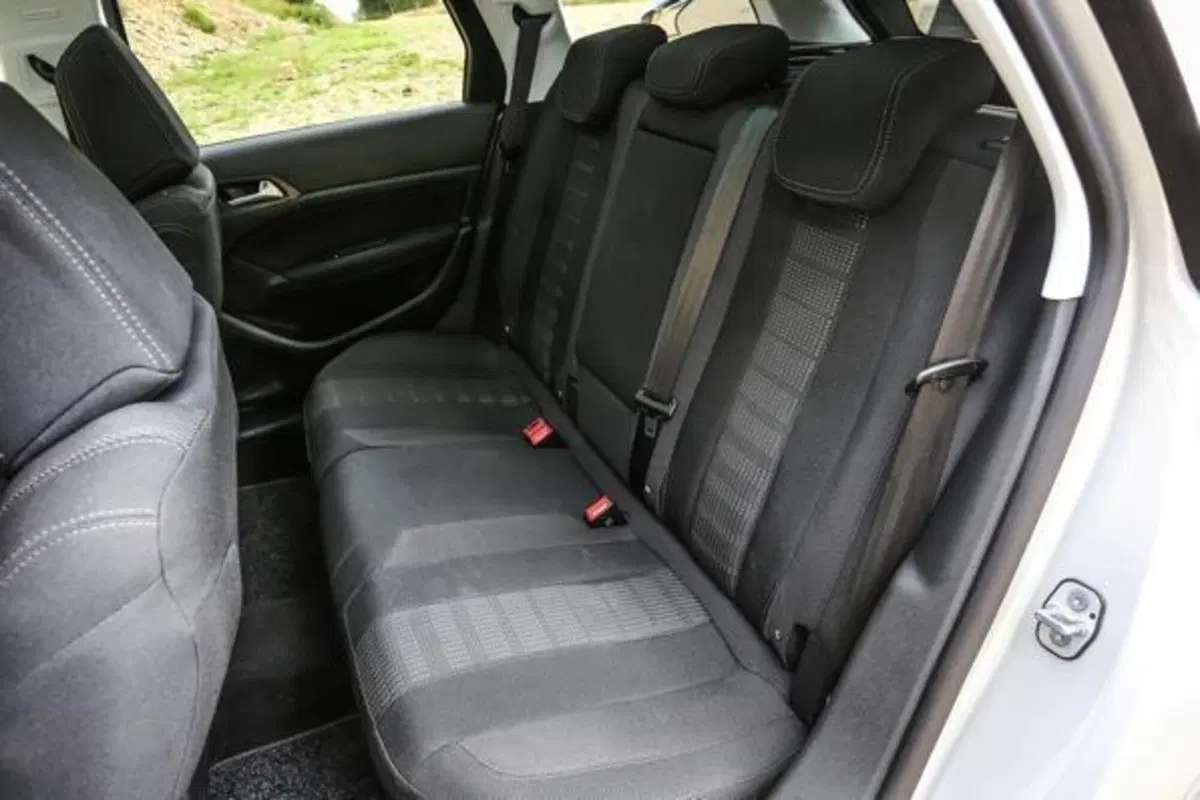 Peugeot 308 SW BlueHDi 130 S&S Allure Pack (13)