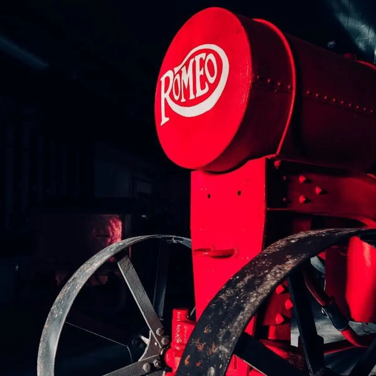 Non solo auto: il trattore Alfa Romeo nel museo (2)