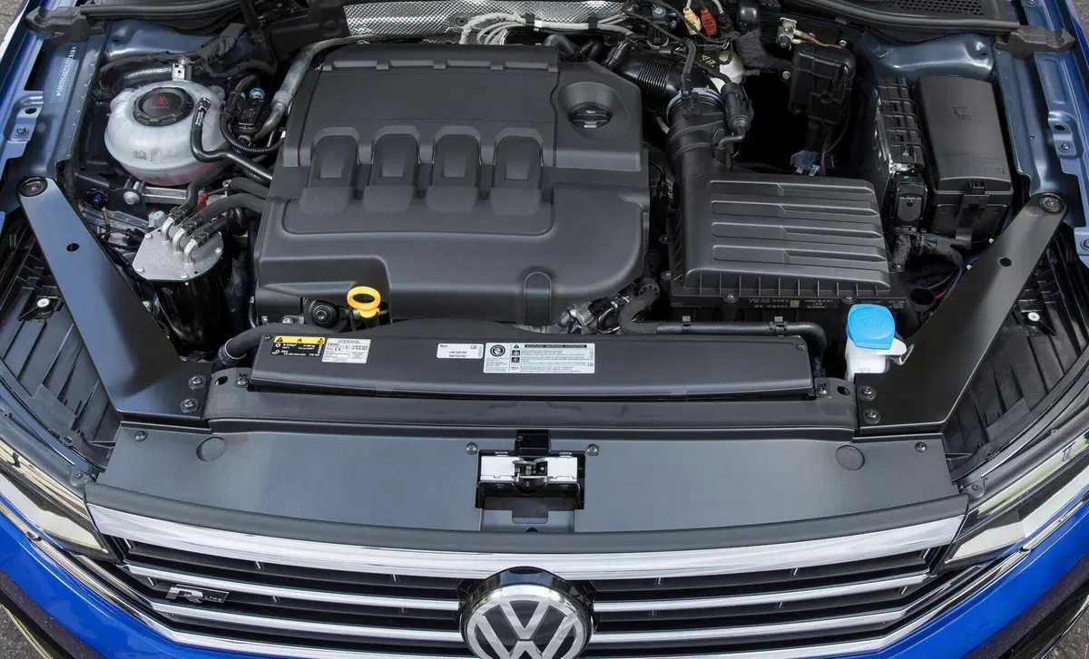 Volkswagen Passat Variant 2.0 TDI DSG Business BlueMotion Tech (24)
