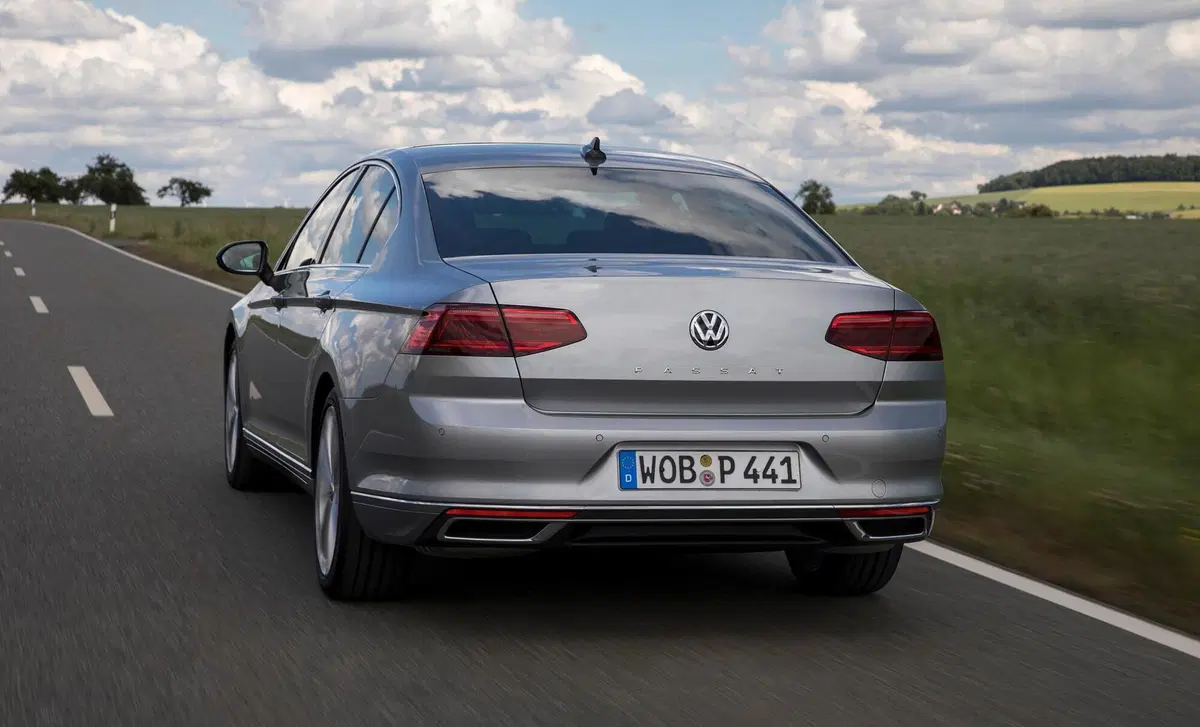 Volkswagen Passat (2014-21) (48)