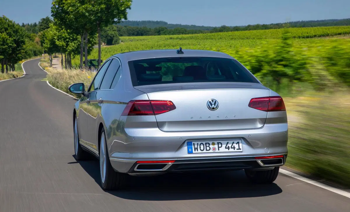 Volkswagen Passat (2014-21) (5)