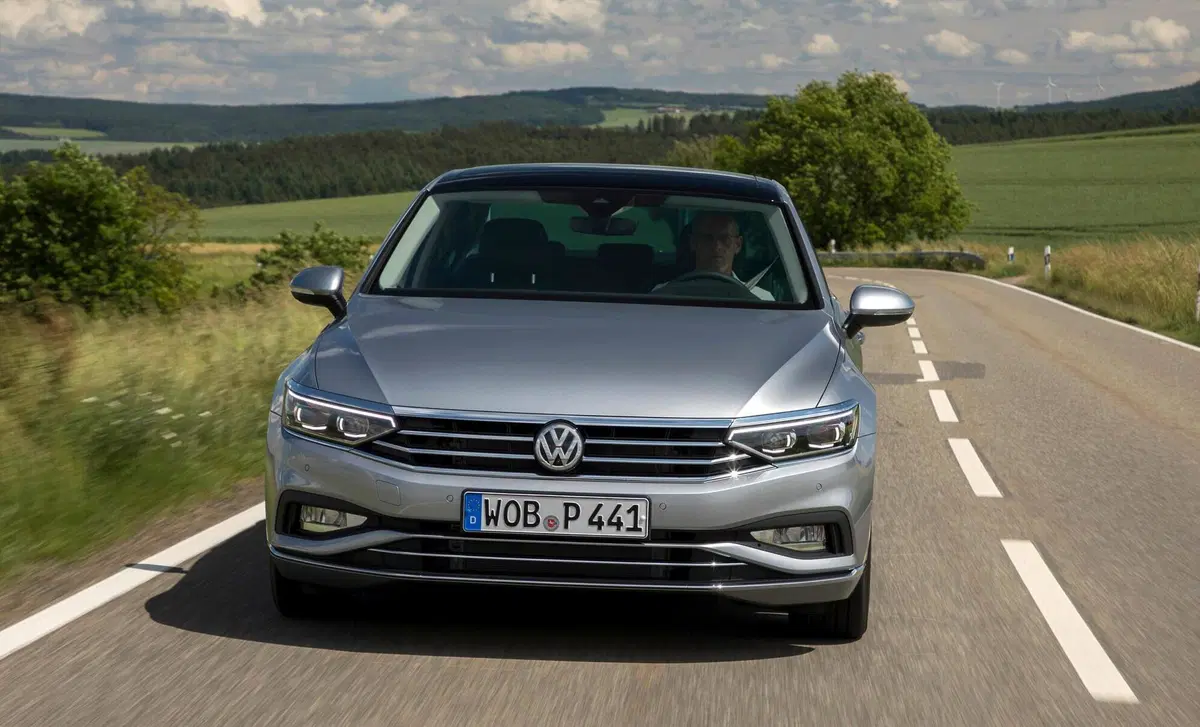 Volkswagen Passat (2014-21) (3)