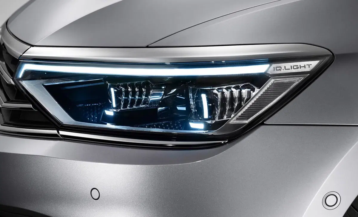 Volkswagen Passat (2014-21) (18)