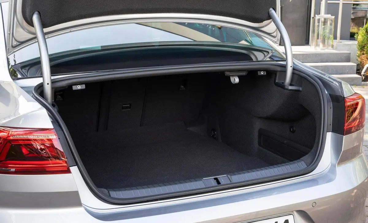 Volkswagen Passat (2014-21) (14)