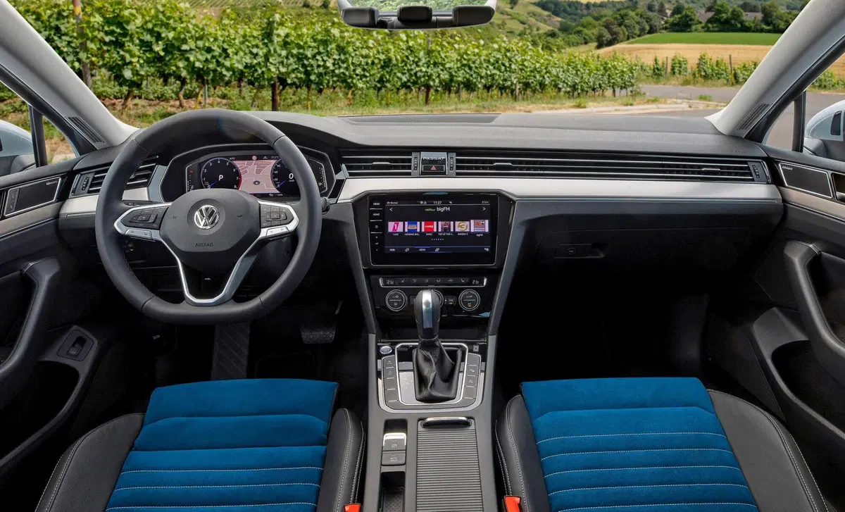 Volkswagen Passat (2014-21) (15)