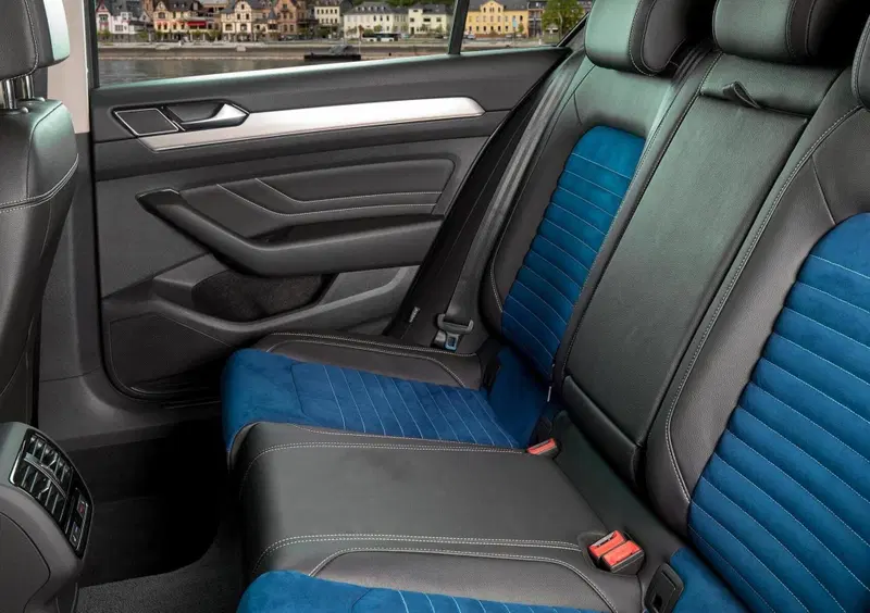 Volkswagen Passat (2014-21) (13)