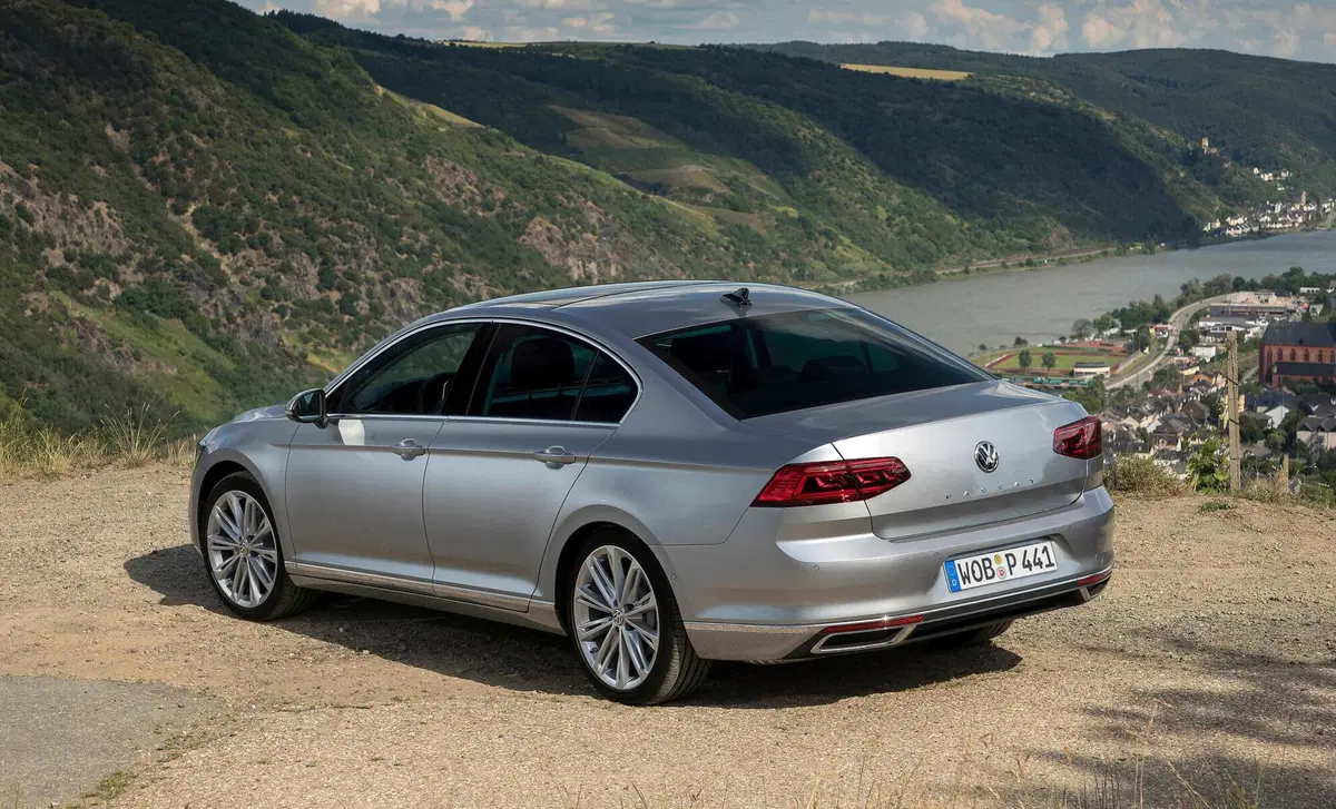 Volkswagen Passat (2014-21) (4)