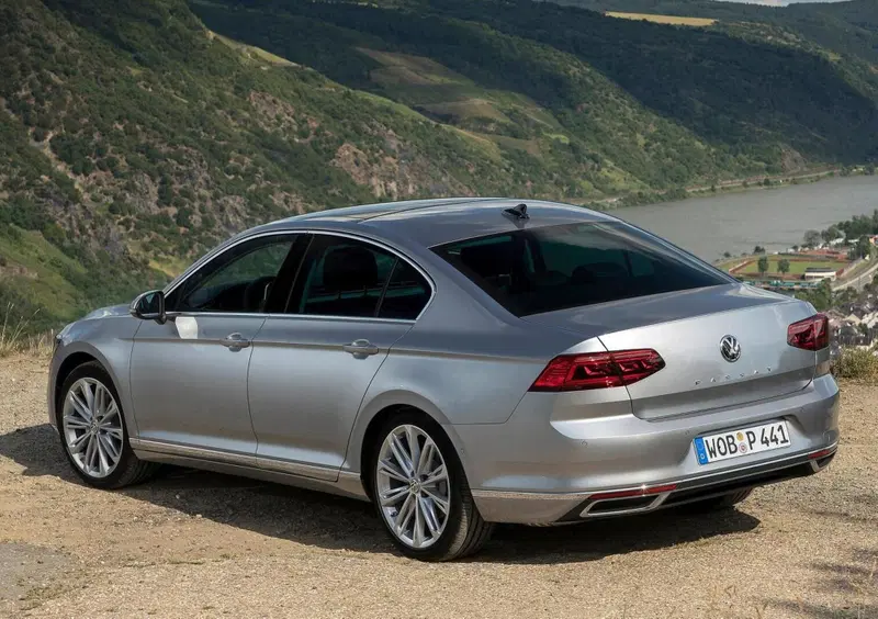 Volkswagen Passat (2014-21) (4)