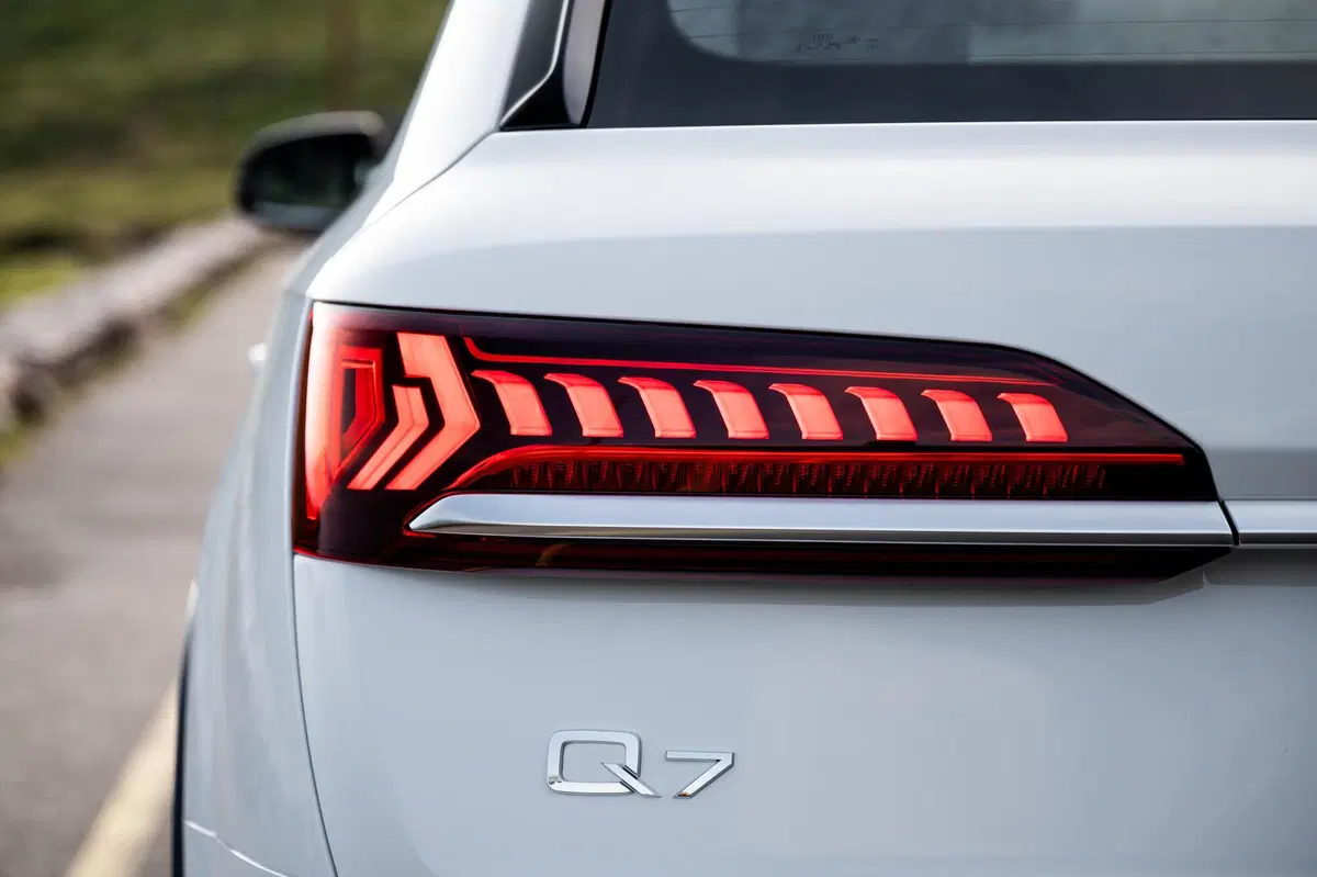 Audi Q7 (2016-18) (21)